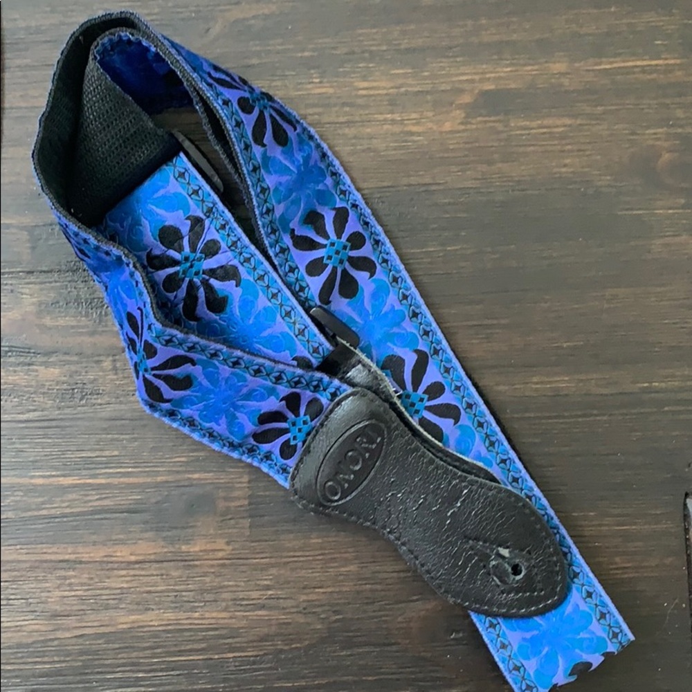 Adjustable guitar strap *NWOT*